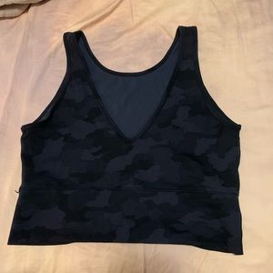 Lululemon cropped tank in dark camo size 14
